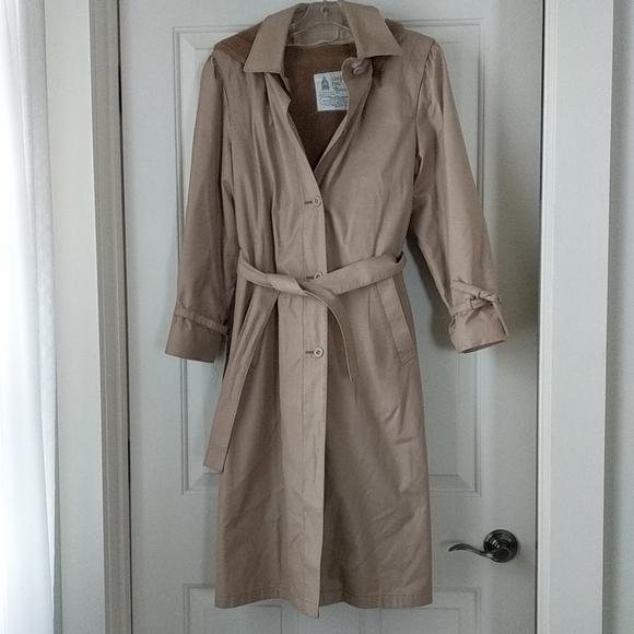 London Fog Jackets & Blazers - London Fog trenchcoat